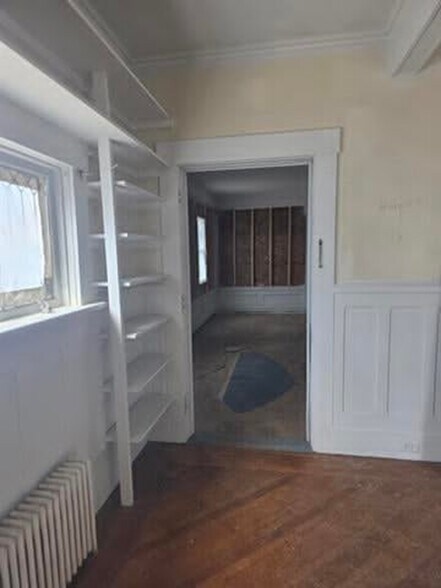 More Photos Of 33 Oak St, Brattleboro Apartments For Sale