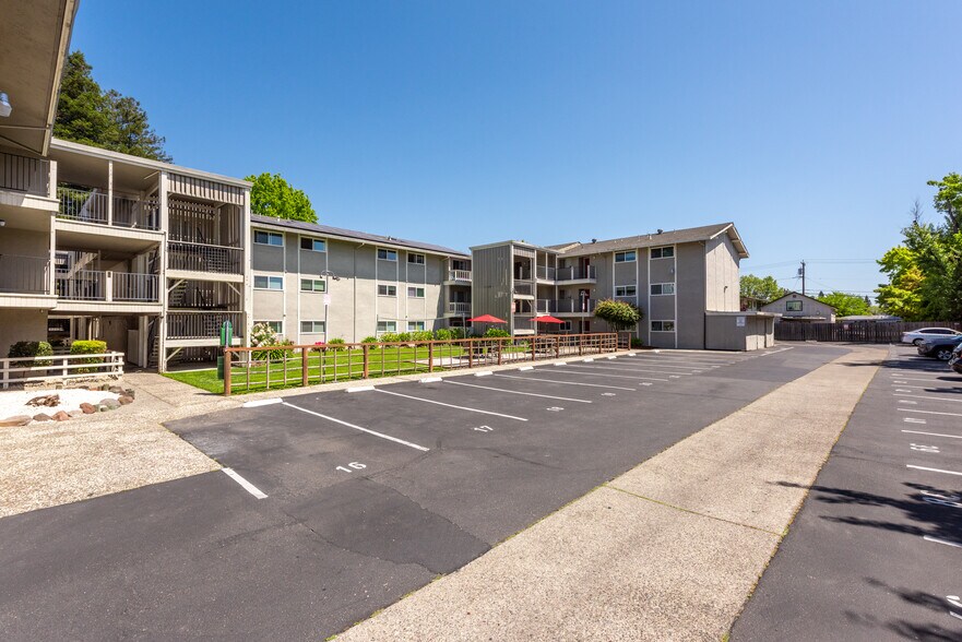 More Photos Of 8025 Beverly Dr, Rohnert Park Apartments For Sale