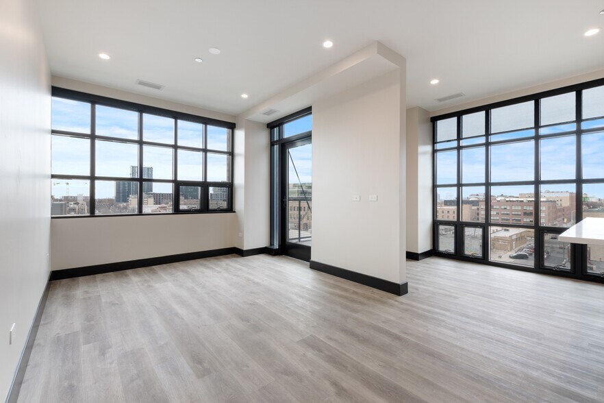More Photos Of 1123 W Randolph St, Chicago Apartments For Lease