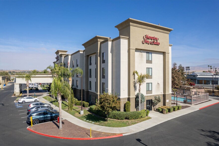 More Photos Of 7941 E Brundage Ln, Bakersfield Hotel For Sale