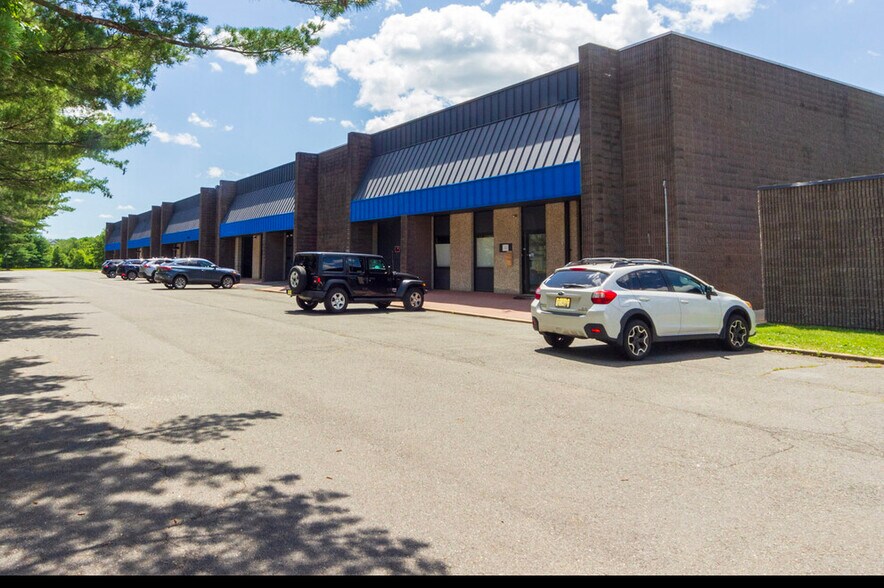 More Photos Of 45 Everett Dr, Princeton Junction Light Distribution For Lease