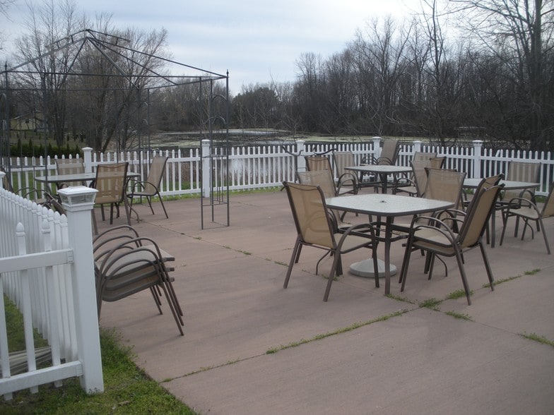 More Photos Of 1108 Estey Rd, Beaverton Restaurant For Sale