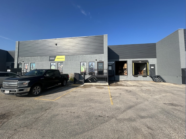 Primary Photo Of 1270-1272 Border St, Winnipeg Industrial For Lease
