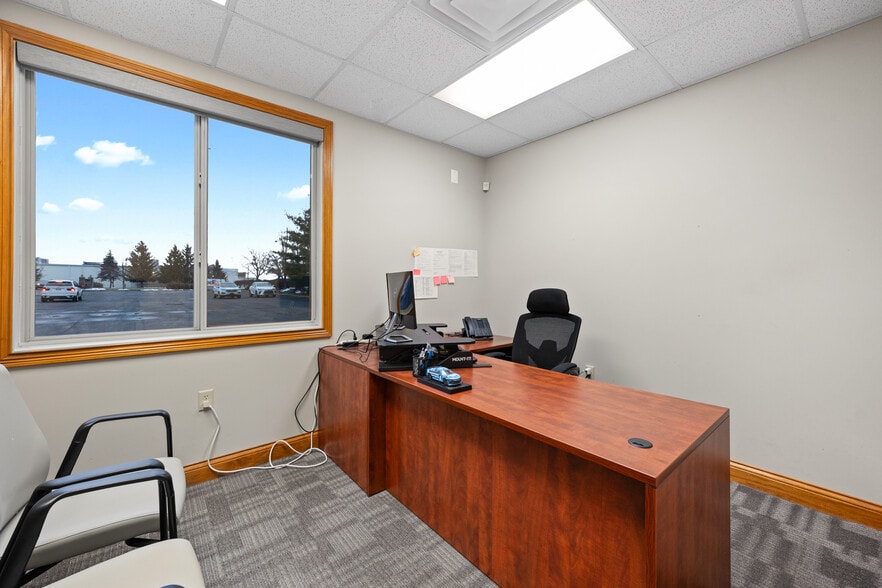More Photos Of 9155 Governors Way, Cincinnati Office For Sale