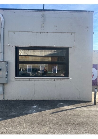 More Photos Of 57-65 E 2nd St, Mineola Warehouse For Lease