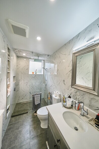 More Photos Of 59 High Park Blvd, Toronto Multifamily For Sale