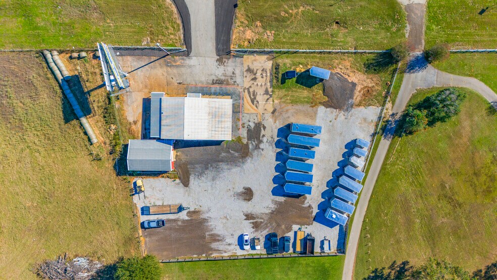 More Photos Of 17490 US Highway 69 S, Tyler Showroom For Sale