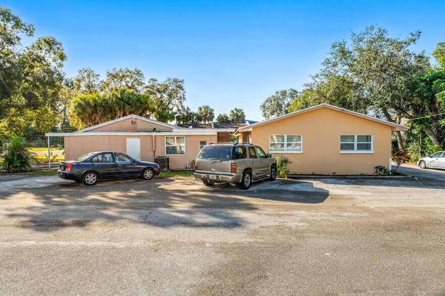 More Photos Of 85-89 NW Irwin Ave, West Melbourne Apartments For Sale