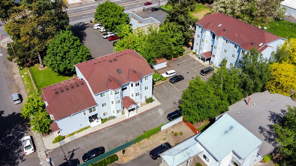 More Photos Of 12231 SE Bush St, Portland Apartments For Sale