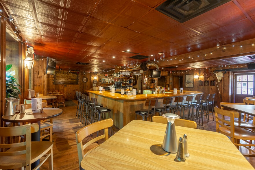 More Photos Of 898 Allentown Rd, Telford Restaurant For Sale