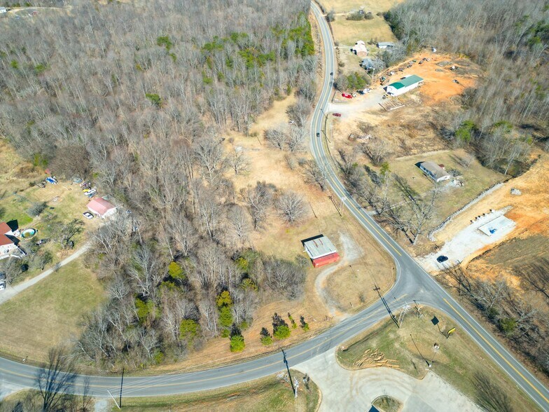 More Photos Of 2815 TN-49 Hwy, Charlotte Auto Repair For Sale