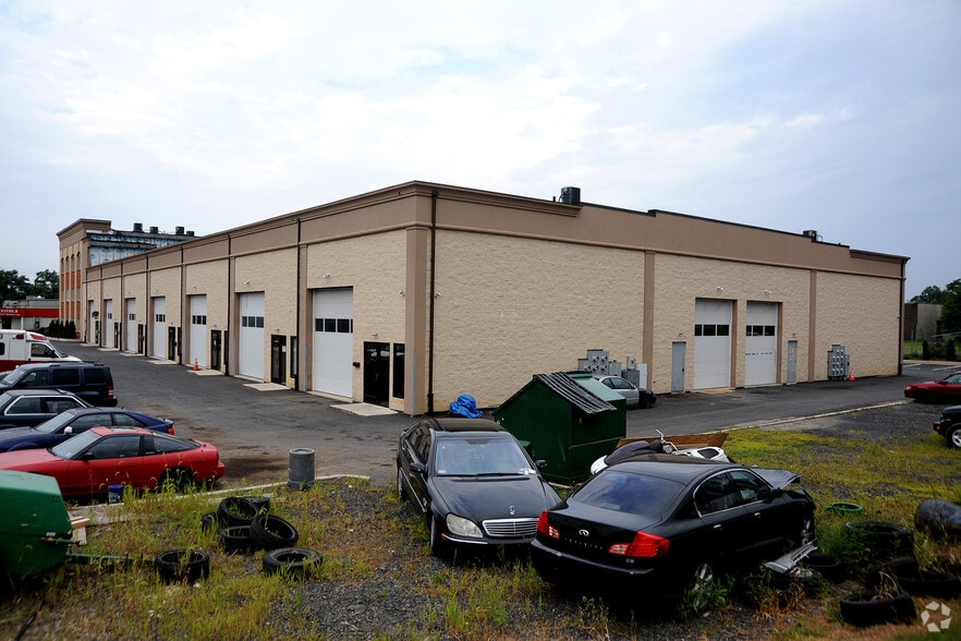 More Photos Of 10065-10067 Sandmeyer Ln, Philadelphia Light Distribution For Lease