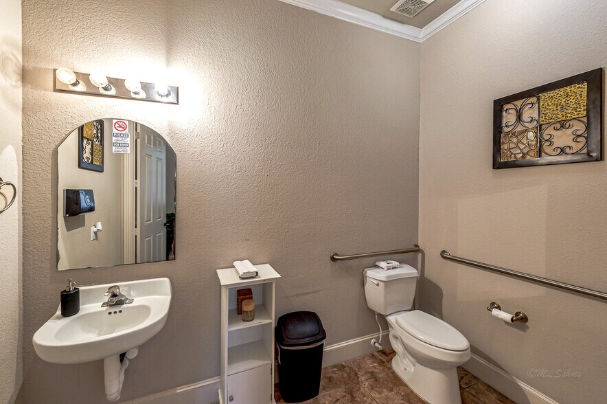 More Photos Of 1846 Snake River Rd, Katy Medical For Lease