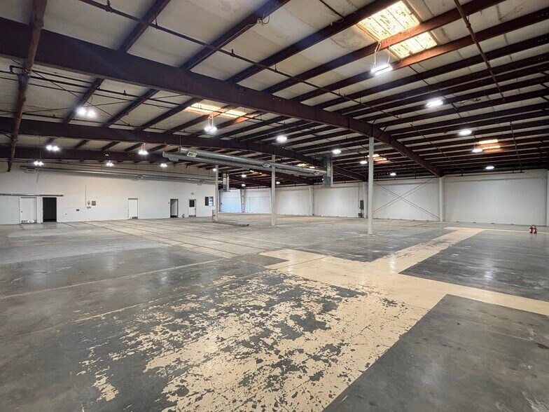 More Photos Of 14865 SW 72nd Ave, Tigard Warehouse For Lease