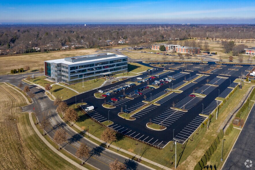 More Photos Of 435 N Whittington Pkwy, Louisville Office For Lease