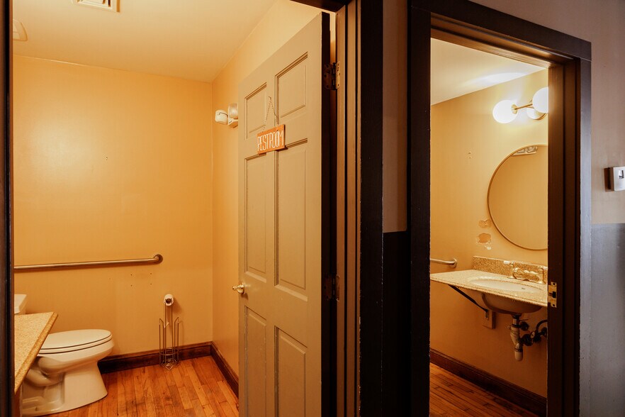 More Photos Of 42 Railroad St, Great Barrington Storefront Retail Office For Lease