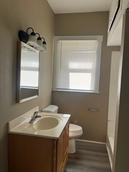 More Photos Of 14018 Old Corpus Christi rd, Elmendorf Warehouse For Lease