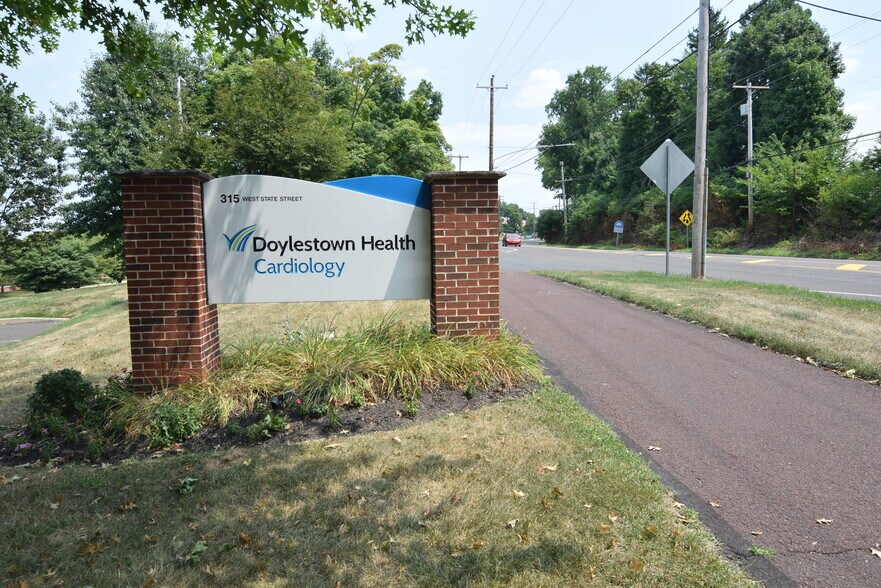 More Photos Of 315 W State St, Doylestown Medical For Sale