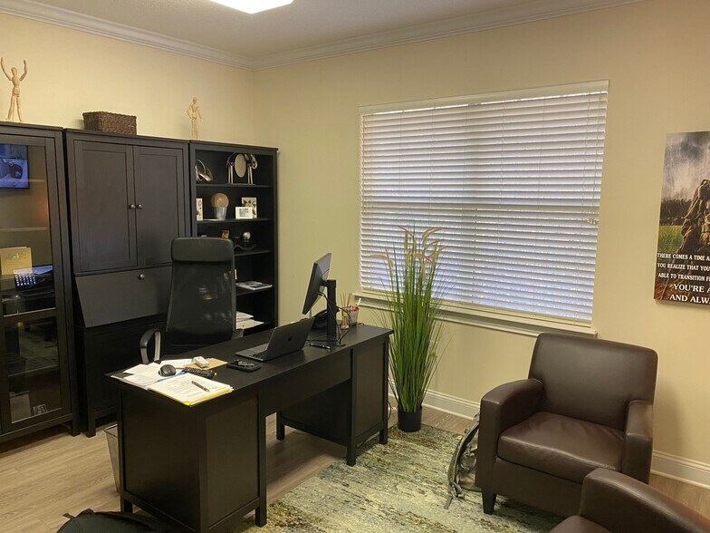 More Photos Of 8833 Perimeter Park Blvd, Jacksonville Medical For Lease