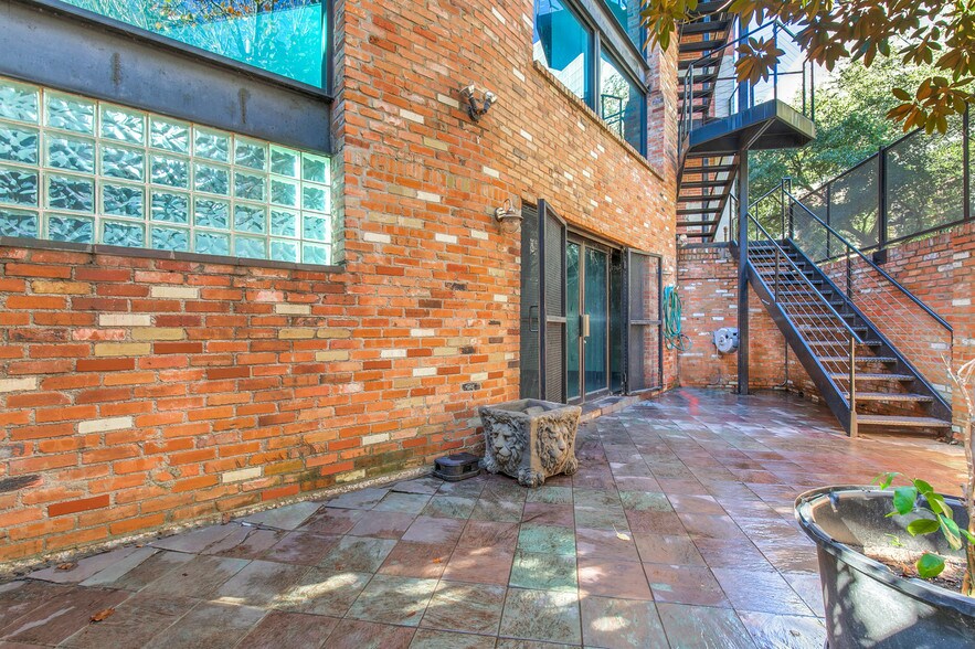 More Photos Of 1801 Laws St, Dallas Office Residential For Lease