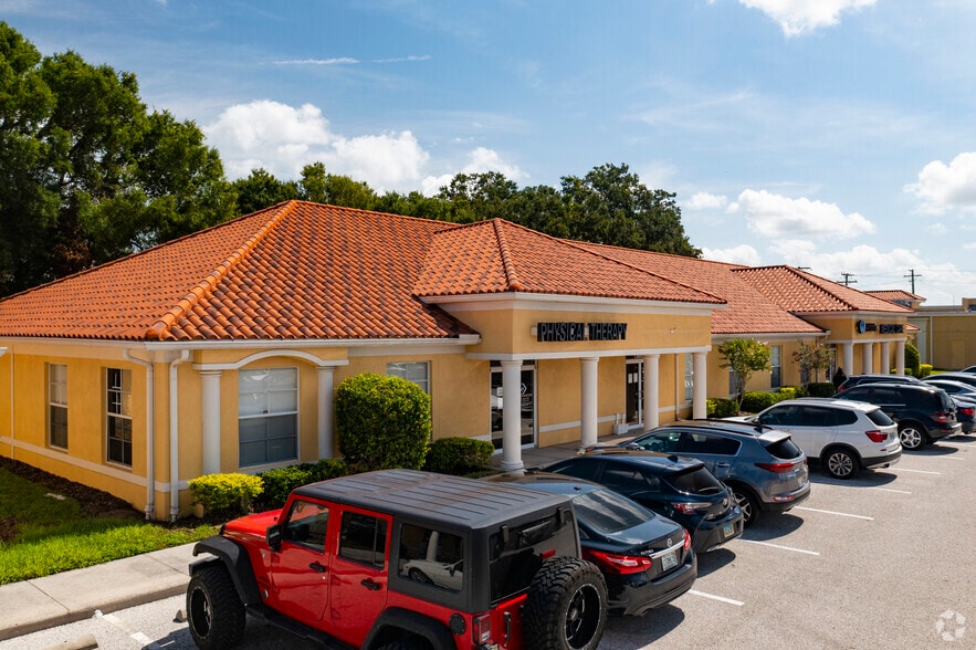 More Photos Of 13003-13011 Summerfield Square Dr, Riverview Medical For Lease
