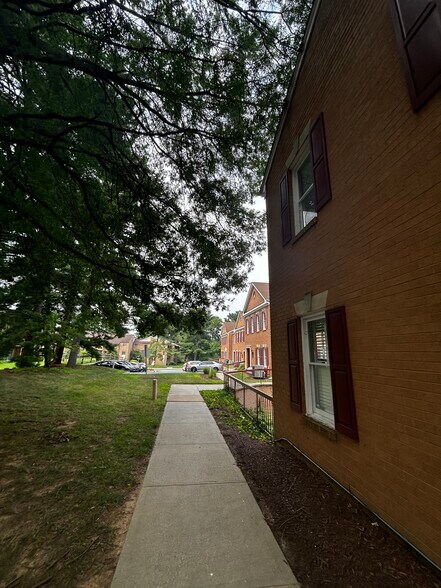 More Photos Of 18500-18540 Office Park Dr, Gaithersburg Medical For Sale