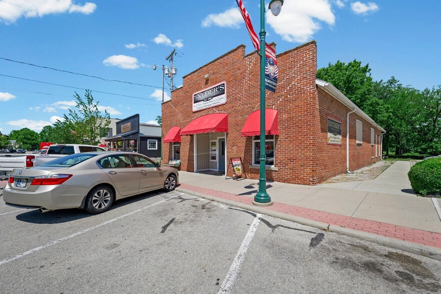 More Photos Of 24098 Front St, Grand Rapids Restaurant For Sale