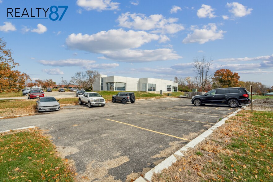 More Photos Of 3900 River Ridge Dr NE, Cedar Rapids Office For Lease