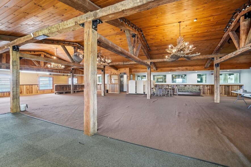 More Photos Of 309 E Leffel Ln, Springfield Freestanding For Sale