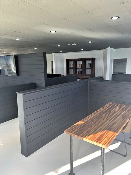 More Photos Of 616 S College Mall Rd, Bloomington Medical For Sale