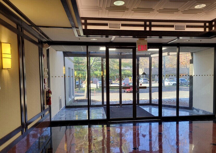 More Photos Of 7 E Frederick Pl, Cedar Knolls Office For Lease