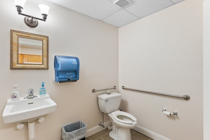 More Photos Of 1940 US-9 Rt, Cape May Court House Office For Sale