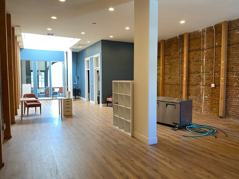 More Photos Of 43 E Colorado Blvd, Pasadena Restaurant For Sale