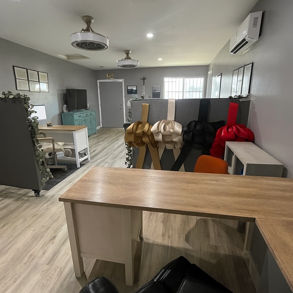 More Photos Of 1240 E California Ave, Bakersfield Carwash For Lease