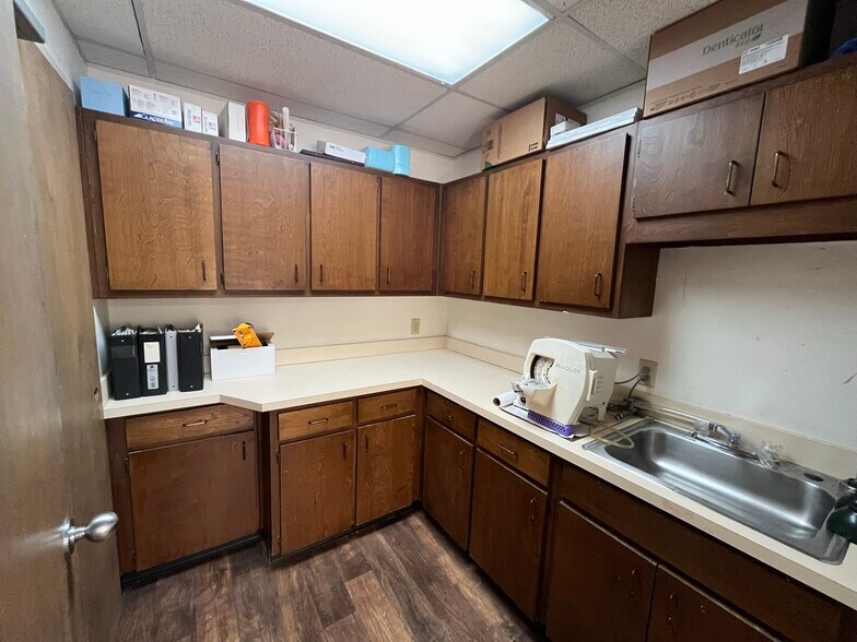 More Photos Of 2520 Windy Hill Rd SE, Marietta Medical For Lease