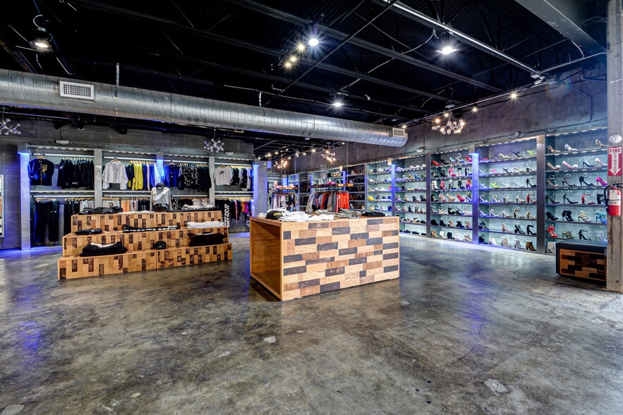 More Photos Of 20121 Highway 59 N, Humble Freestanding For Sale