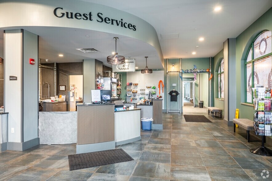 More Photos Of 350 Bell St, Dubuque Hotel For Sale