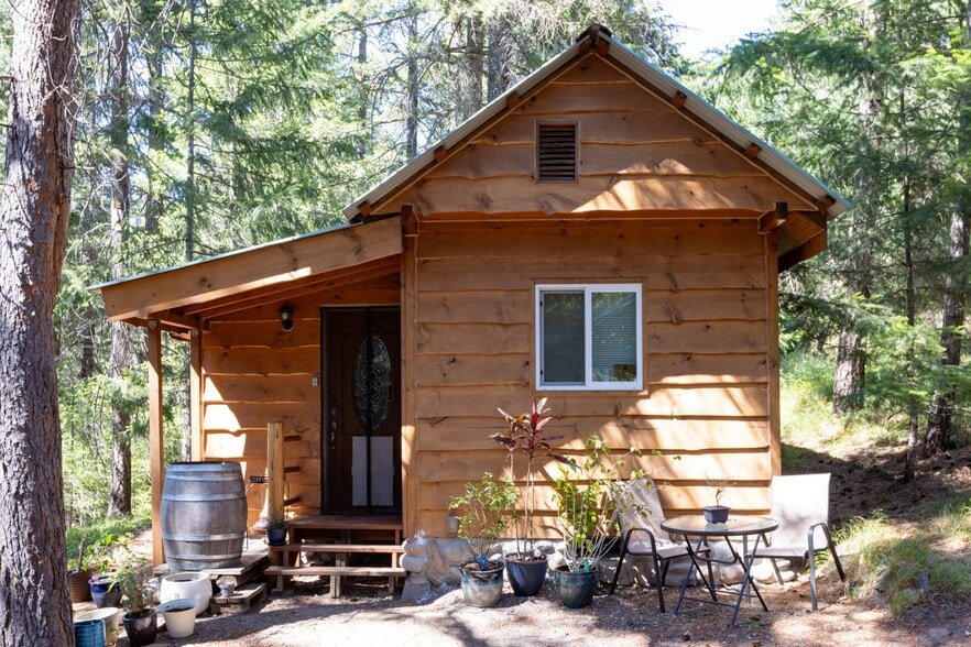 More Photos Of 82 Meadows Loop, Lyle Specialty For Sale