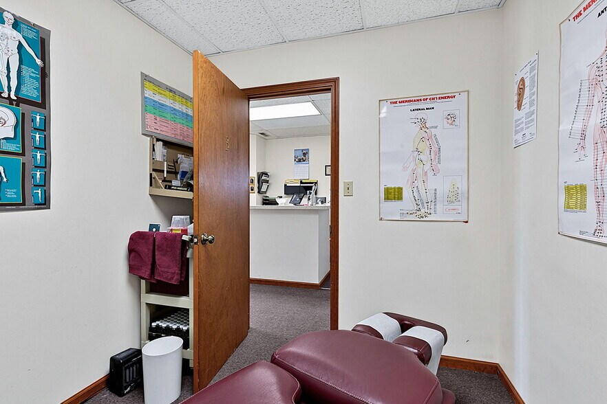 More Photos Of 7102 E Pendleton Pike, Indianapolis Office For Sale