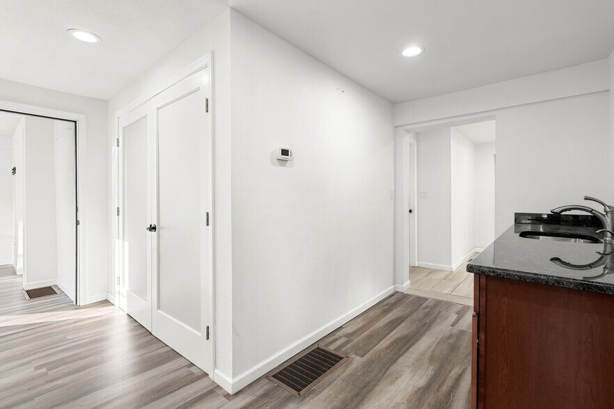 More Photos Of 249 W Main St, Avon Office For Lease