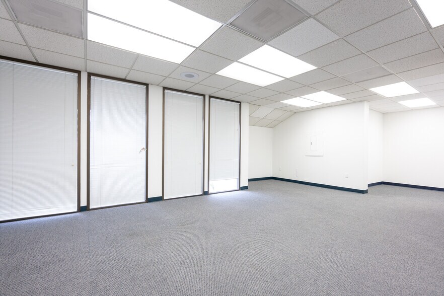 More Photos Of 16810-16816 Bernardo Center Dr, San Diego Medical For Lease