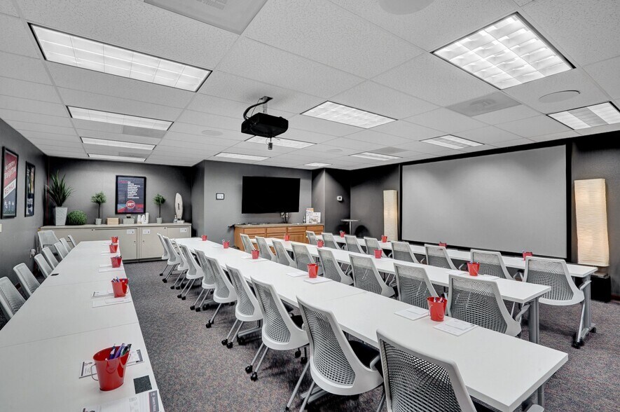 More Photos Of 12265 Oracle Blvd, Colorado Springs Coworking Space