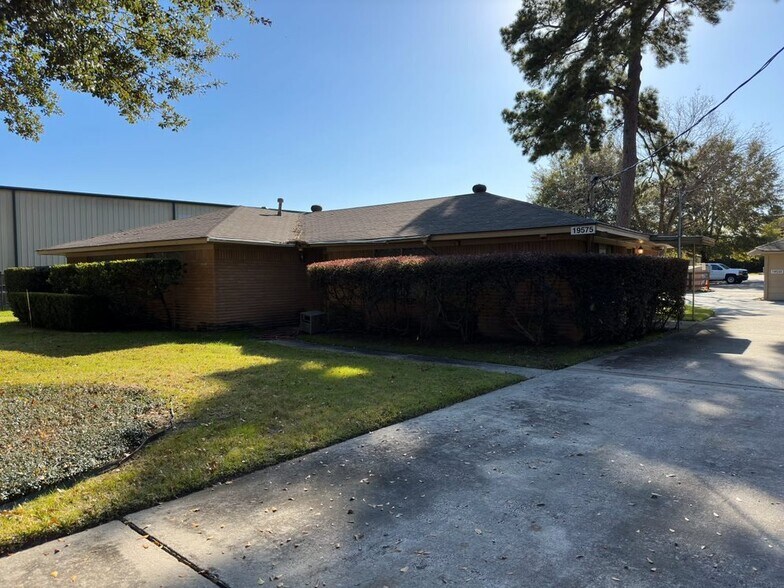 More Photos Of 19609 Wied Rd, Spring Office For Sale