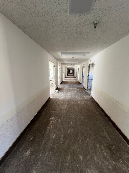 More Photos Of 1110 W 11th St, Concordia Apartments For Sale