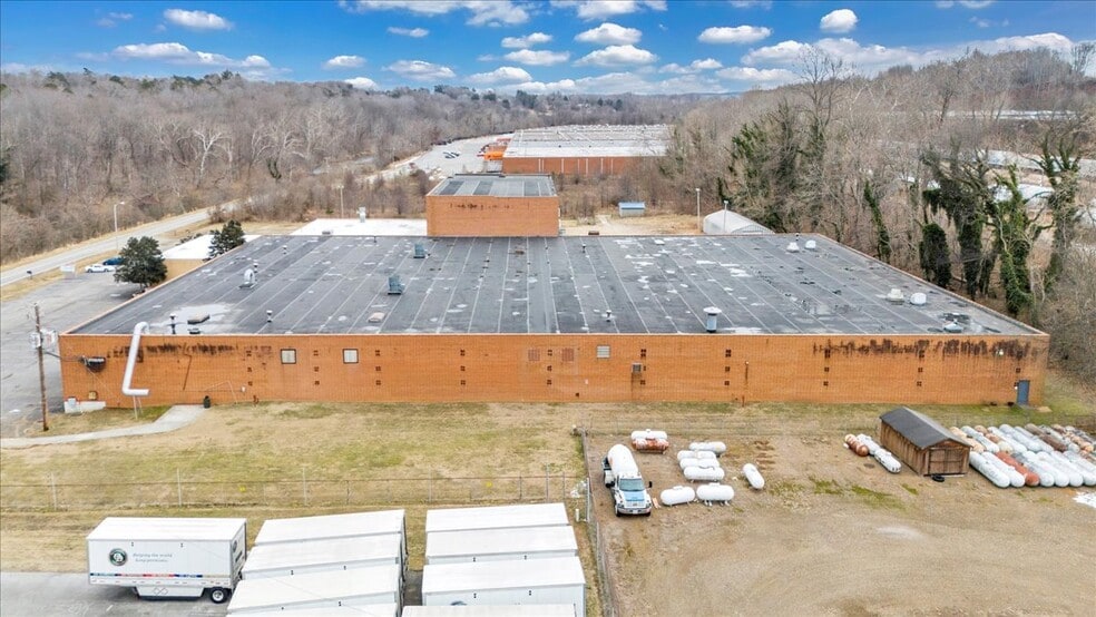 More Photos Of 650 Frith Dr, Ridgeway Manufacturing For Lease