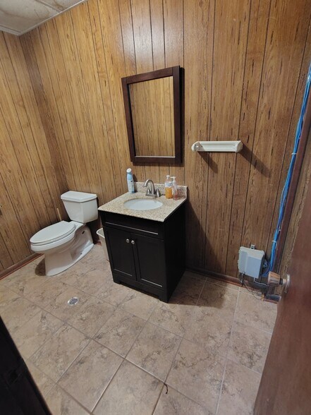 More Photos Of 915 E Georgia Ave, Ruston Warehouse For Lease