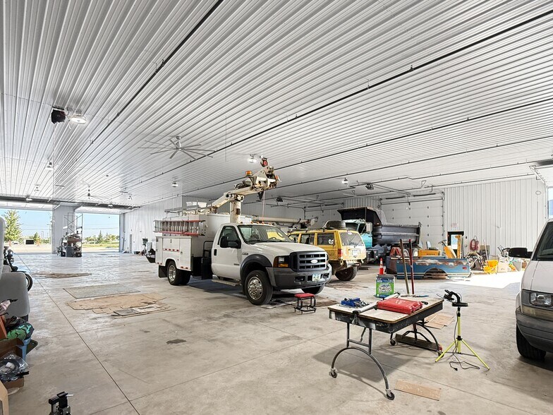 More Photos Of 1911 NE 58th Ave, Des Moines Industrial For Sale