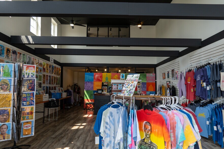 More Photos Of 9 Pennsylvania Ave, Rochester Freestanding For Sale