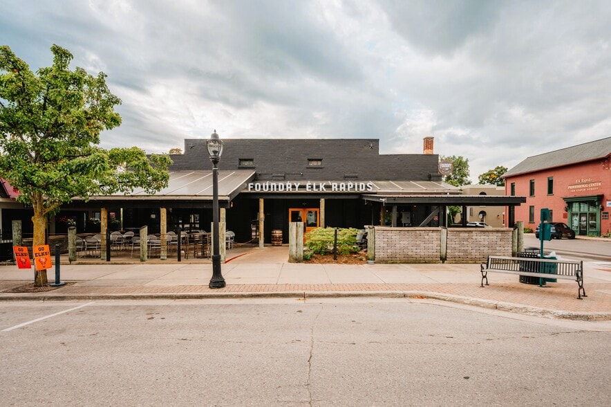 More Photos Of 151 River St, Elk Rapids General Retail For Sale