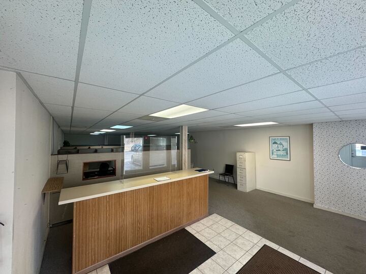 More Photos Of 426 Salem Tpke, Bozrah Storefront Retail Office For Sale